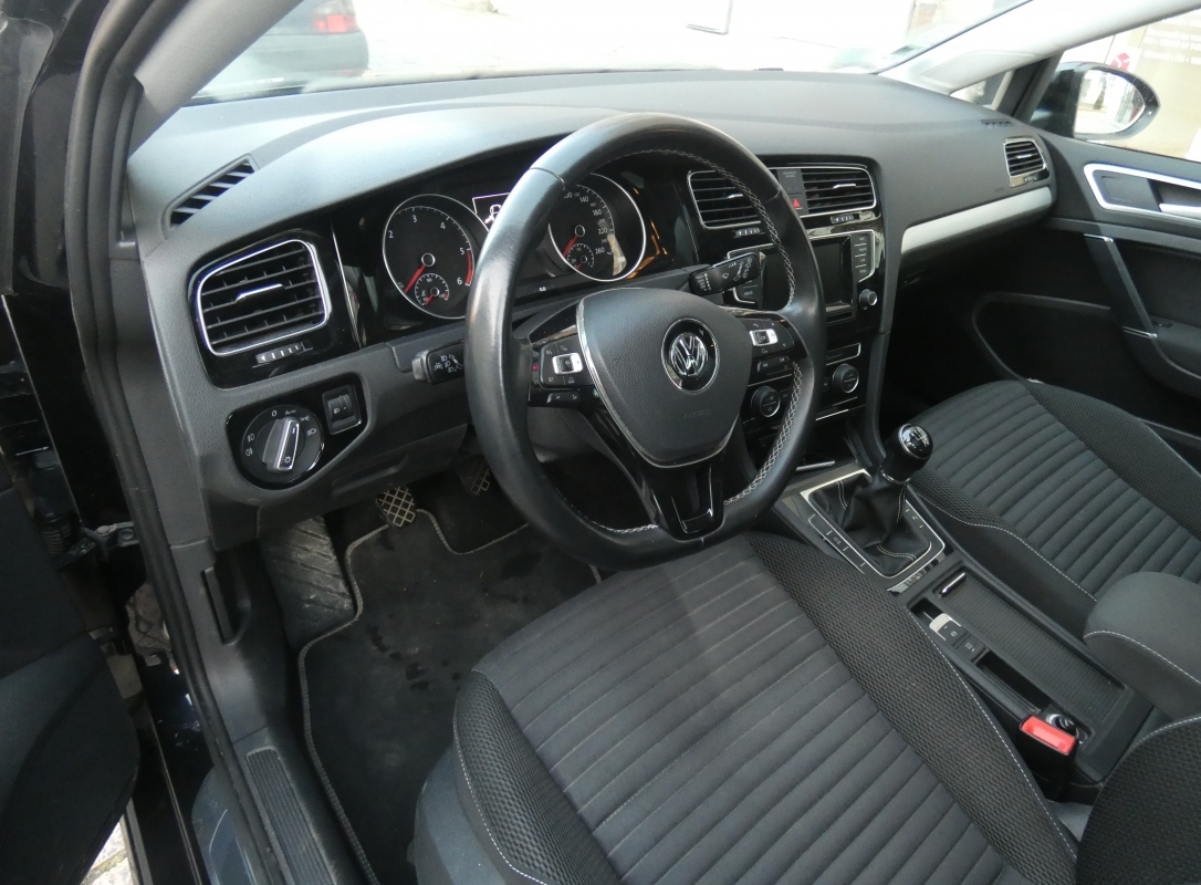 Volkswagen Golf — 8